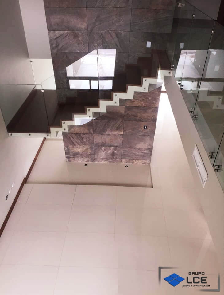 Grupo LCE Instalacion Ceramica Escaleras-3